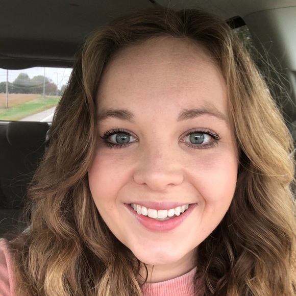 Meet your Posher, Christen - Picture 1 of 1